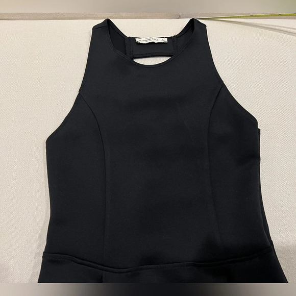 Abercrombie Little Black Dress with Cutout in back, size Small Preowned - Picture 3 of 7